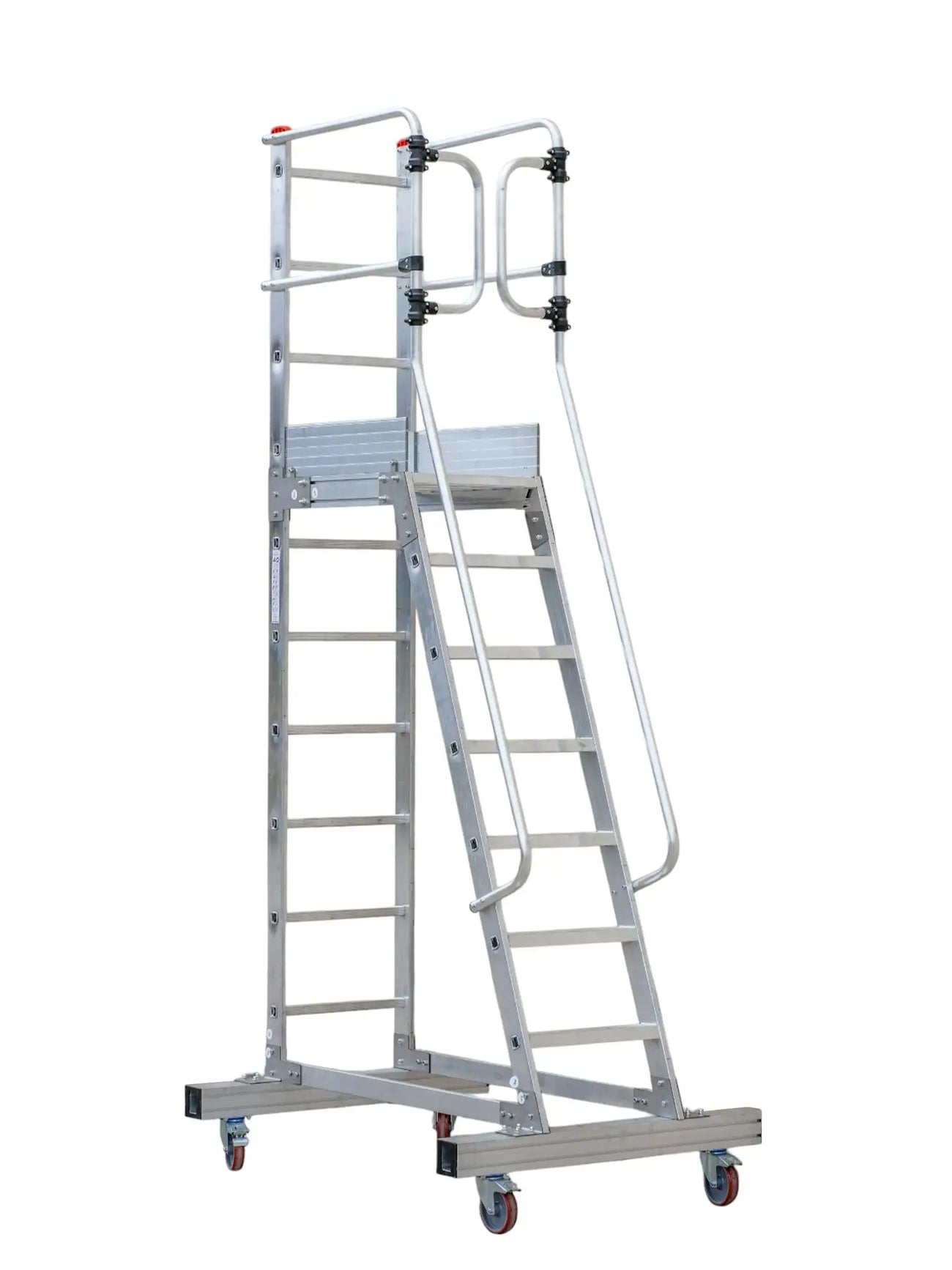 סולמות פלטפורמה למחסנים א. עומר פתרונות לעבודה בגובה בע"מ