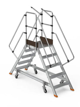 סולם תחזוקה דו-צדדי מאלומיניום – 4+1 שלבים, גובה משטח דריכה 1.25 מ' | כולל פלטפורמה, מעקה בטיחות וגלגלים Sarayli