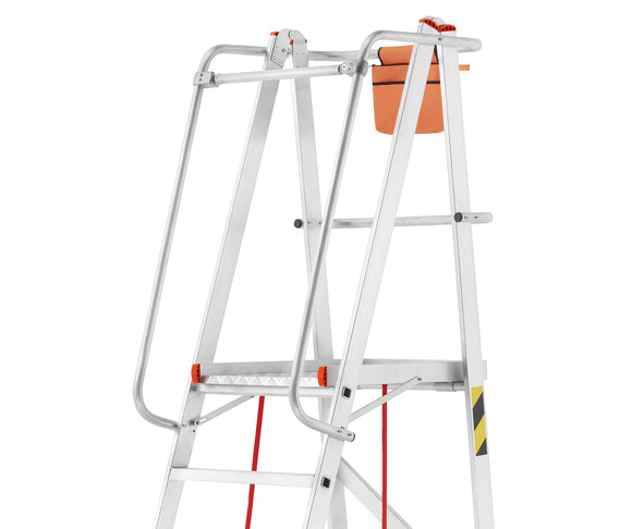 סולם תחזוקה מתקפל מאלומיניום – 5+1 שלבים, גובה משטח דריכה 1.5 מ' | כולל פלטפורמה, מעקה בטיחות וגלגלים